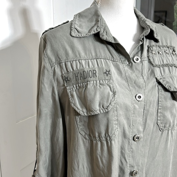 Tempo Paris 100% Tencel Army Green Utility Shirt Stars S/M Adjustable Sleeves - Picture 3 of 13